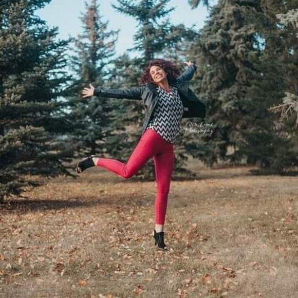 Meet your Posher, Andrea - Picture 2 of 3